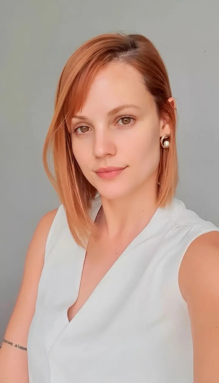 Retrato profissional da psicóloga Raissa Ramos na página de experiência profissional